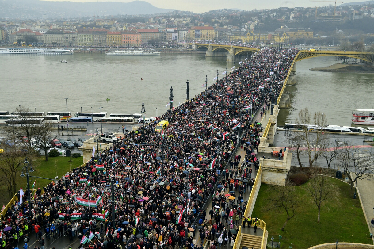 Békemenettől diáktüntetésig: így ünnepelt Budapest március 15-én