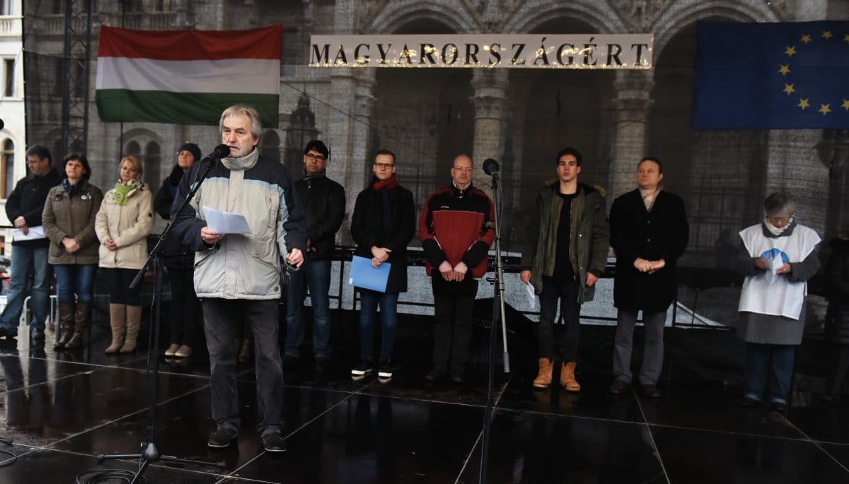 Saját kerekasztalt alapítanak a tiltakozó tanárok