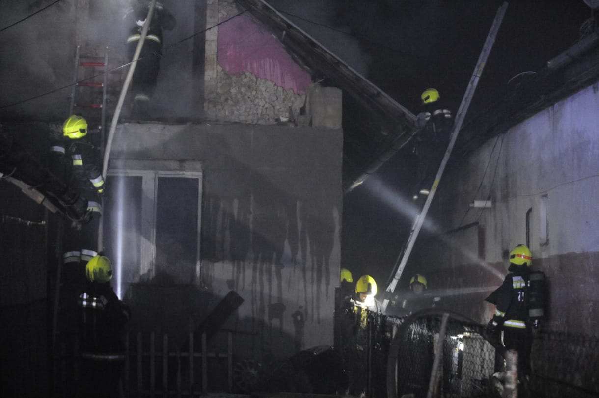 Kigyulladt és leégett egy lakóház a 18. kerületben