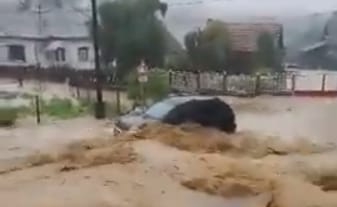 Villámárvíz öntötte el Nagyvisnyót – videó