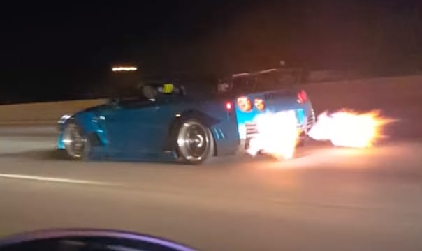 Így trollkodja meg egy Nissan GT-R az illegális gyorsulási versenyt – videó