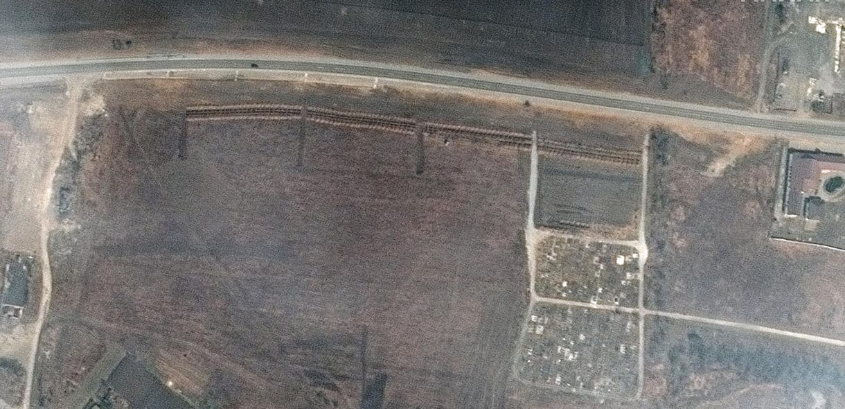 Akár 9000 halott civilt is rejthet a Mariupol mellett talált tömegsír