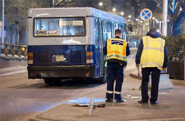 Saját busza ütötte el a sofőrt a Nyugatinál éjszaka – fotó