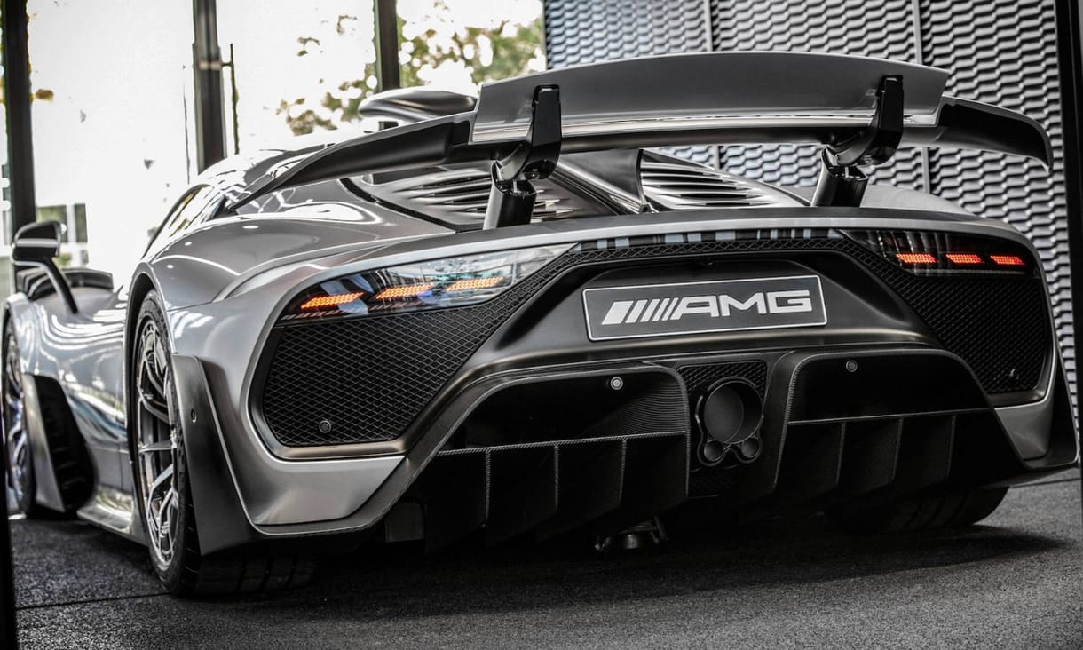 Mercedes-AMG One néven támad a közel 900 millió forintos új közúti hiperautó