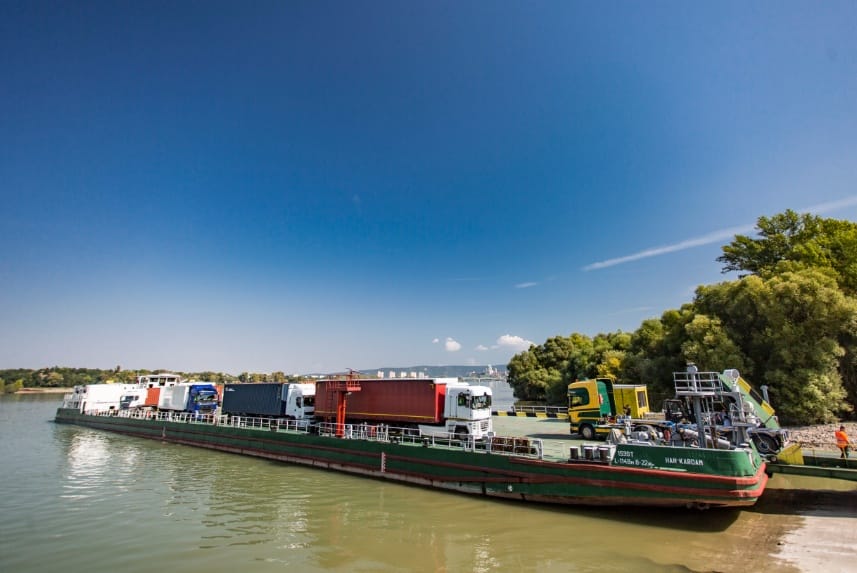 Egymilliárd forintot költöttünk egy teherkompra