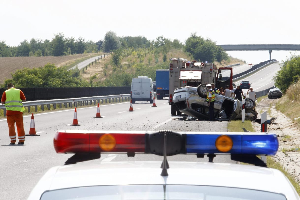 Két kocsi ütközött az M7-esen
