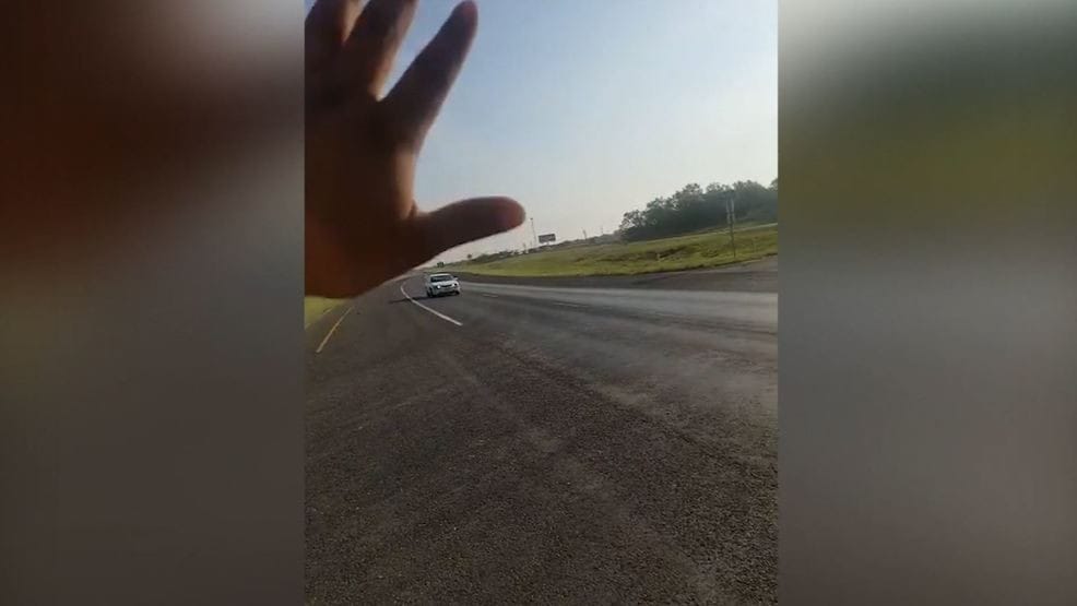 Jó ideig üldözték a 94 éves nénit, aki szemben hajtott a forgalommal – videó