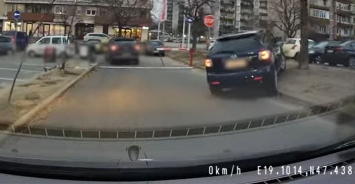 Megmutatta egy autós Pesterzsébeten, mire is jó a nagyvárosi terepjáró – videó