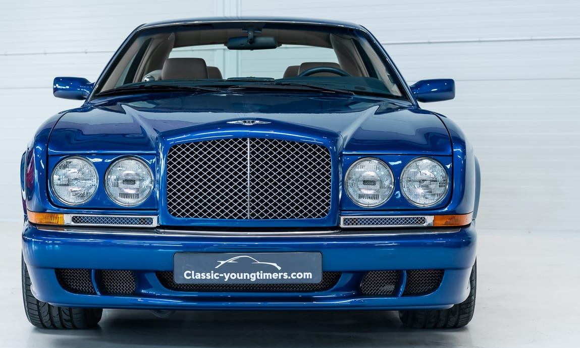 Igen ritka Bentley youngtimer keresi új gazdáját