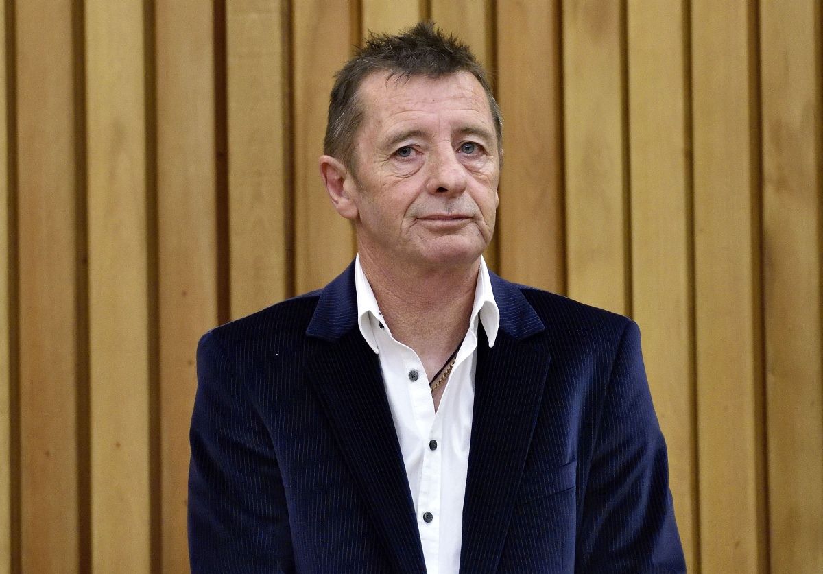 Megint házi őrizetben az AC/DC hétvégén börtönbe visszaszállított dobosa
