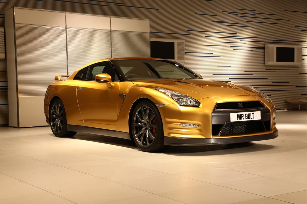 187 ezer dollárt ért Bolt aranyozott Nissan GT-R-je