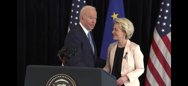 Az USA hathatós segítségével válik le az orosz gázról az EU