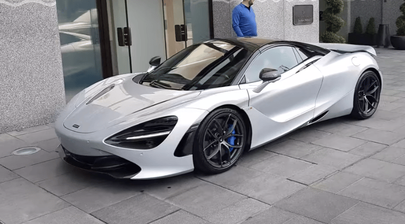 Most épp egy alig pár napos McLarenben tűnt fel Josh Cartu budapesti milliárdos – videó