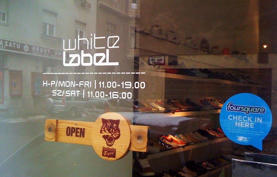 Streetwear-függők figyelem: Végkiárusítás a budapesti White Labelben!