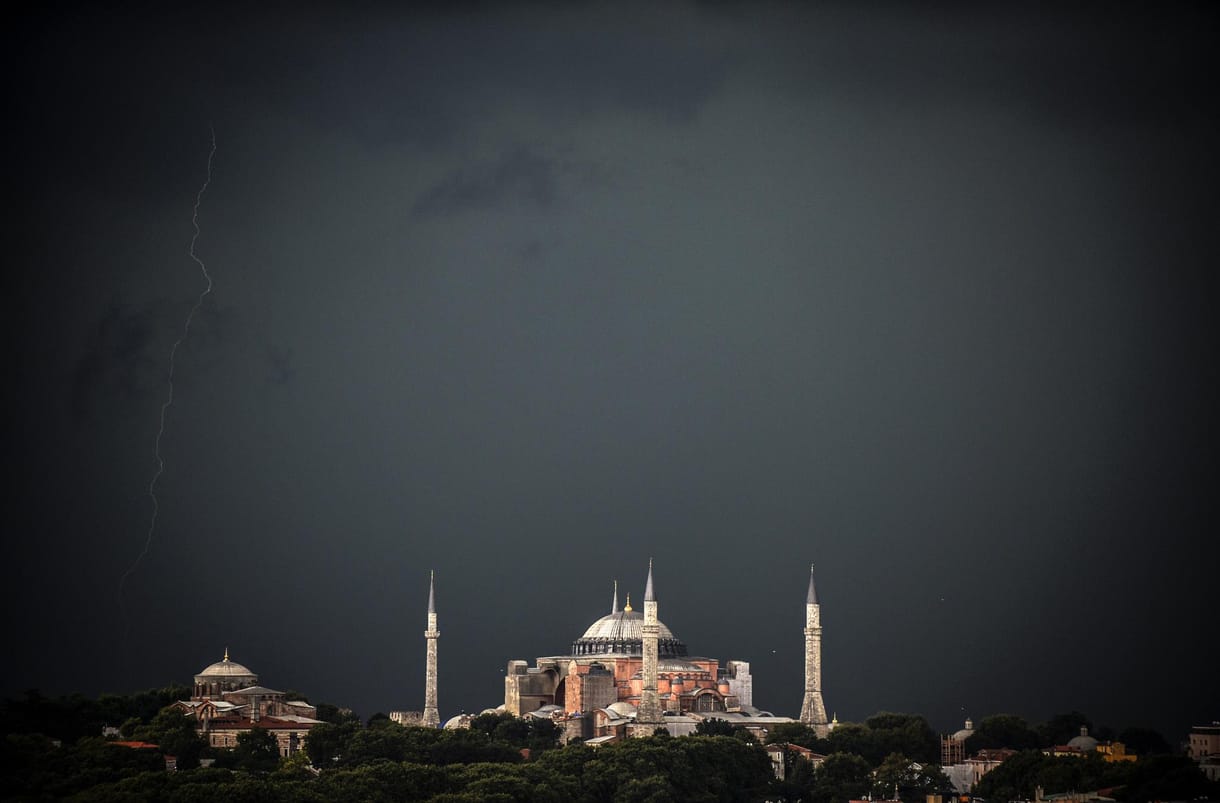 Atatürk forog a sírjában - Ideológiai harc áldozata lett a Hagia Szophia