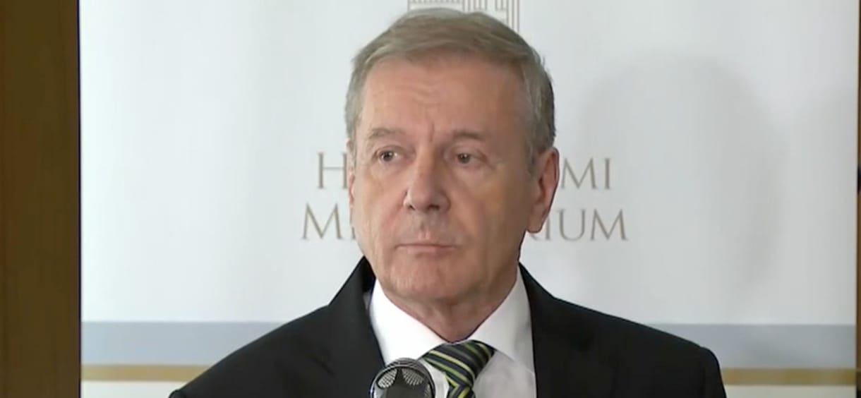 Benkő Tibor honvédelmi miniszter: erődemonstráció és párbeszéd együtt teremthet békét Ukrajnában