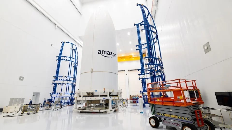 Gond van az Amazon űrinternet-projektjével, nagyon lassan készülnek a műholdak