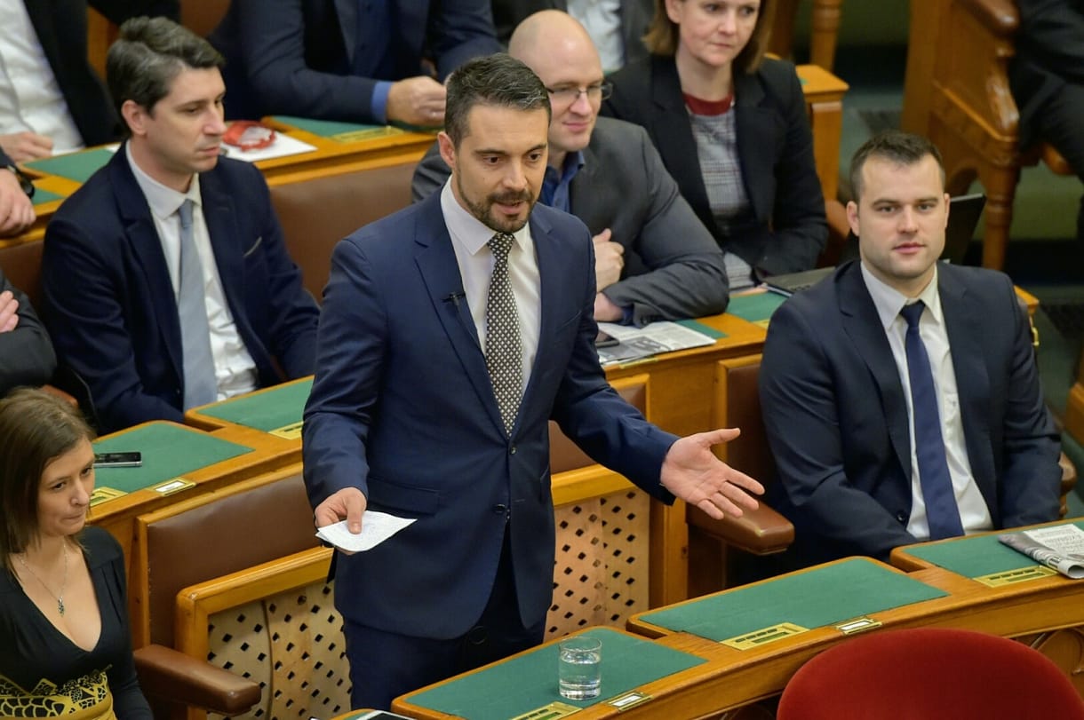Vona szerint hazudik róla a Fidesz, perel