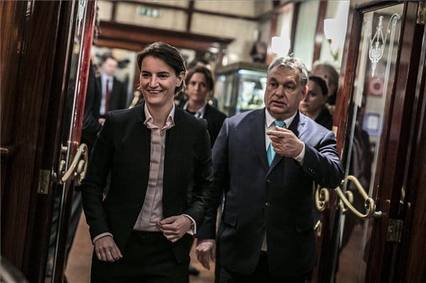 Egy miniszterelnöknővel vacsorázott együtt Orbán a Gundelban