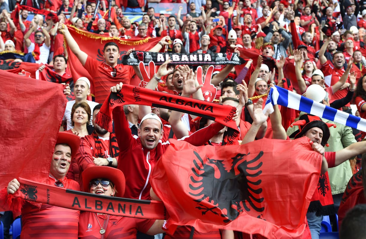 Napi UEFA-bünti: a románokat és az albánokat is vizsgálják