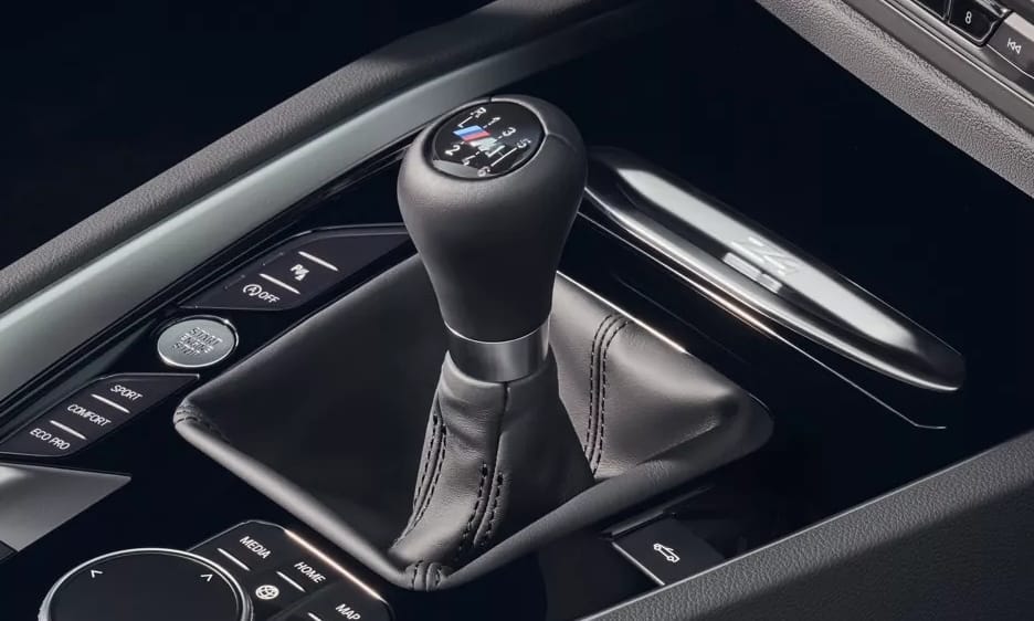 Árral szemben: új kéziváltót kapott a BMW izgalmas modellje