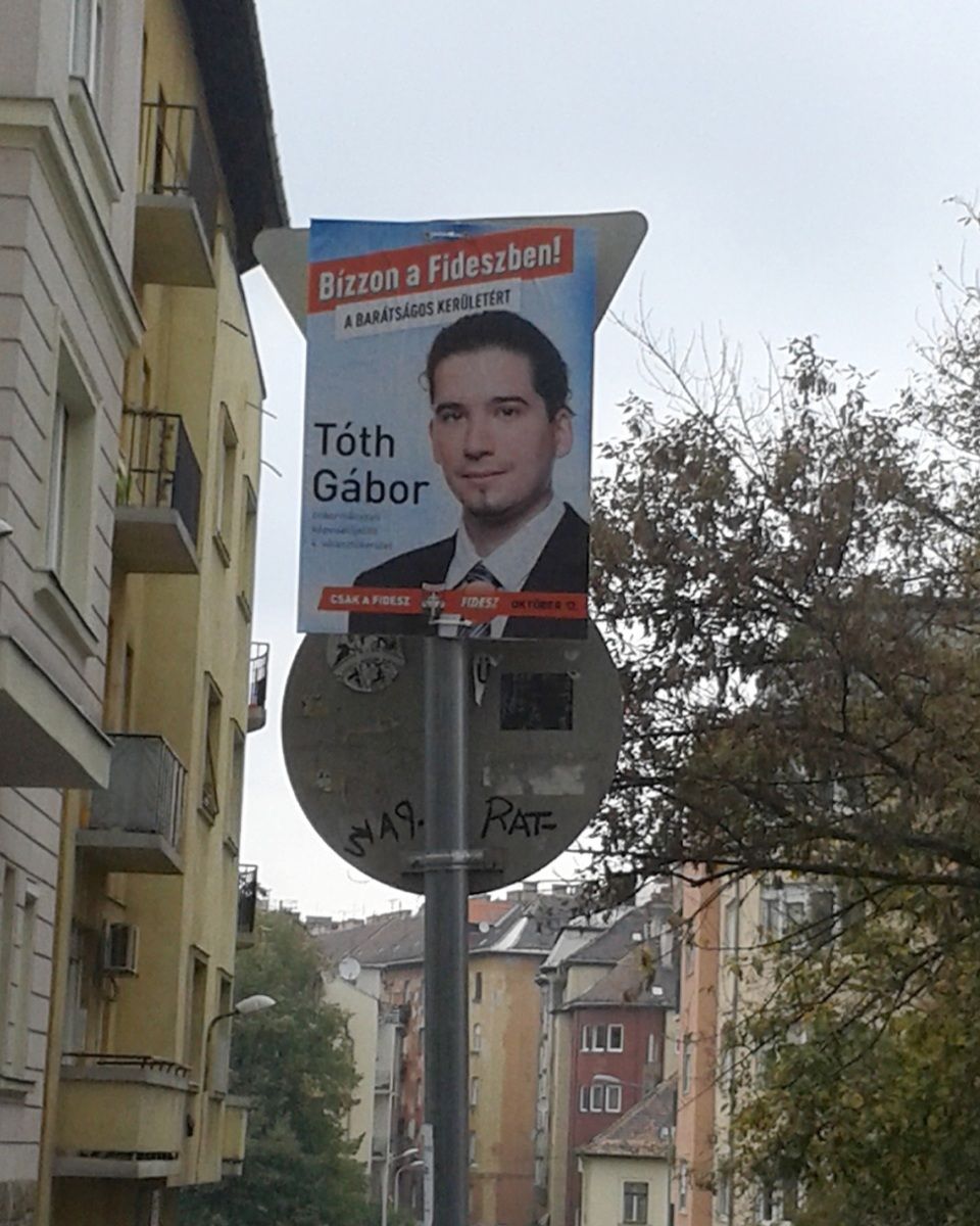 Az ESMA plakátcéget a baloldali tulaj miatt nyírta volna ki a kormány?
