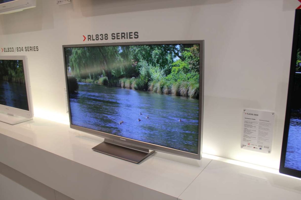 3D-s tévézés, facebookozás elérhető áron az új Toshiba TV-ken
