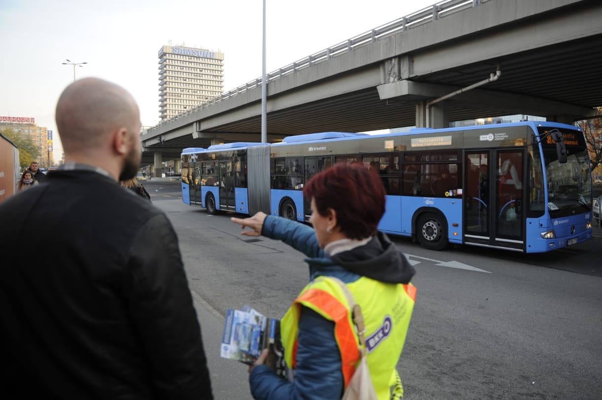 És akkor elindult a metrópótlás, a Váci út felelt neki