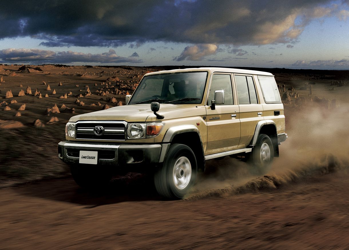 Retróskodik a Toyota: a nyolcvanas évekbeli Land Cruisert újra piacra dobják