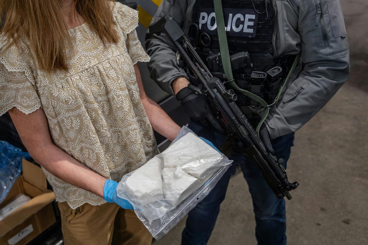 „Még a falon is állt a heroin” – perel és mindent elárul a rendőrség drograktárosa