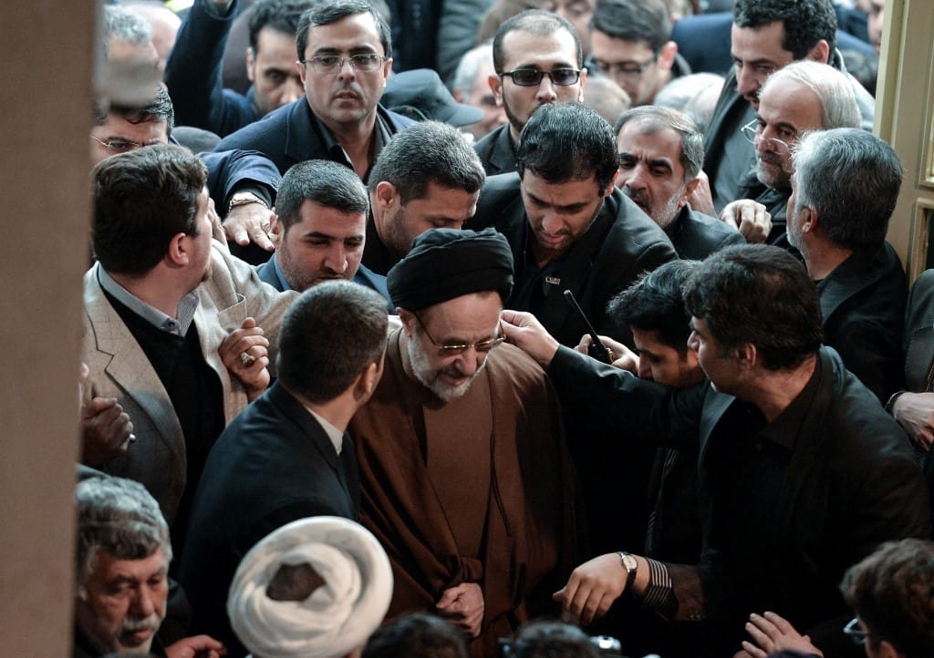 Irán volt elnöke is kiállt a tüntetők mellett