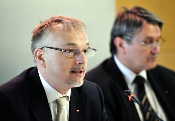 Mol: Hernádi Zsoltot körözik, de marad a cég teljes jogú irányítója