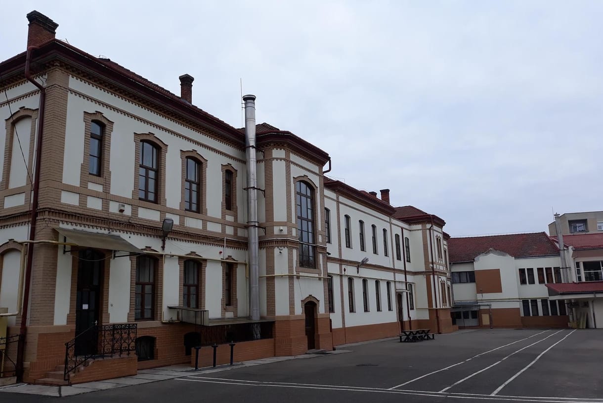 Szivárványpánik Szatmárnémetiben: néhány szülő mindenhol LMBTQ-propagandát lát