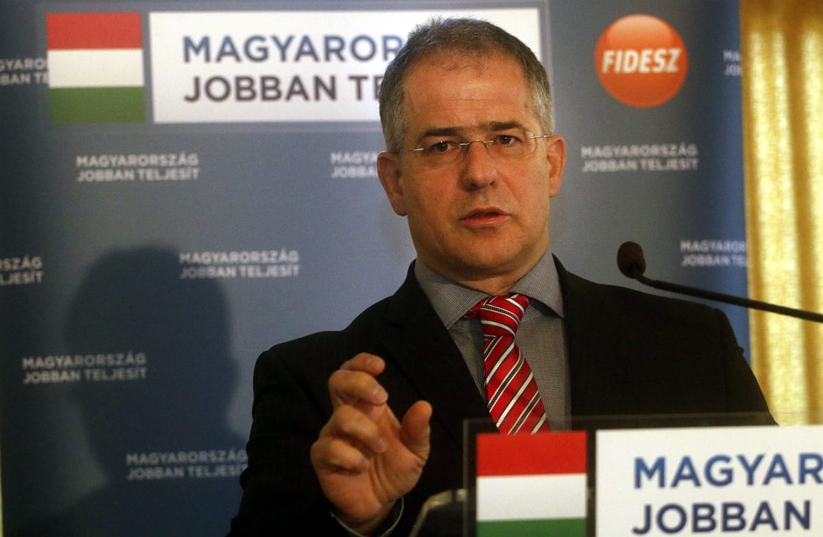 Kósa elmagyarázta, miért kell újabb nemzeti konzultáció