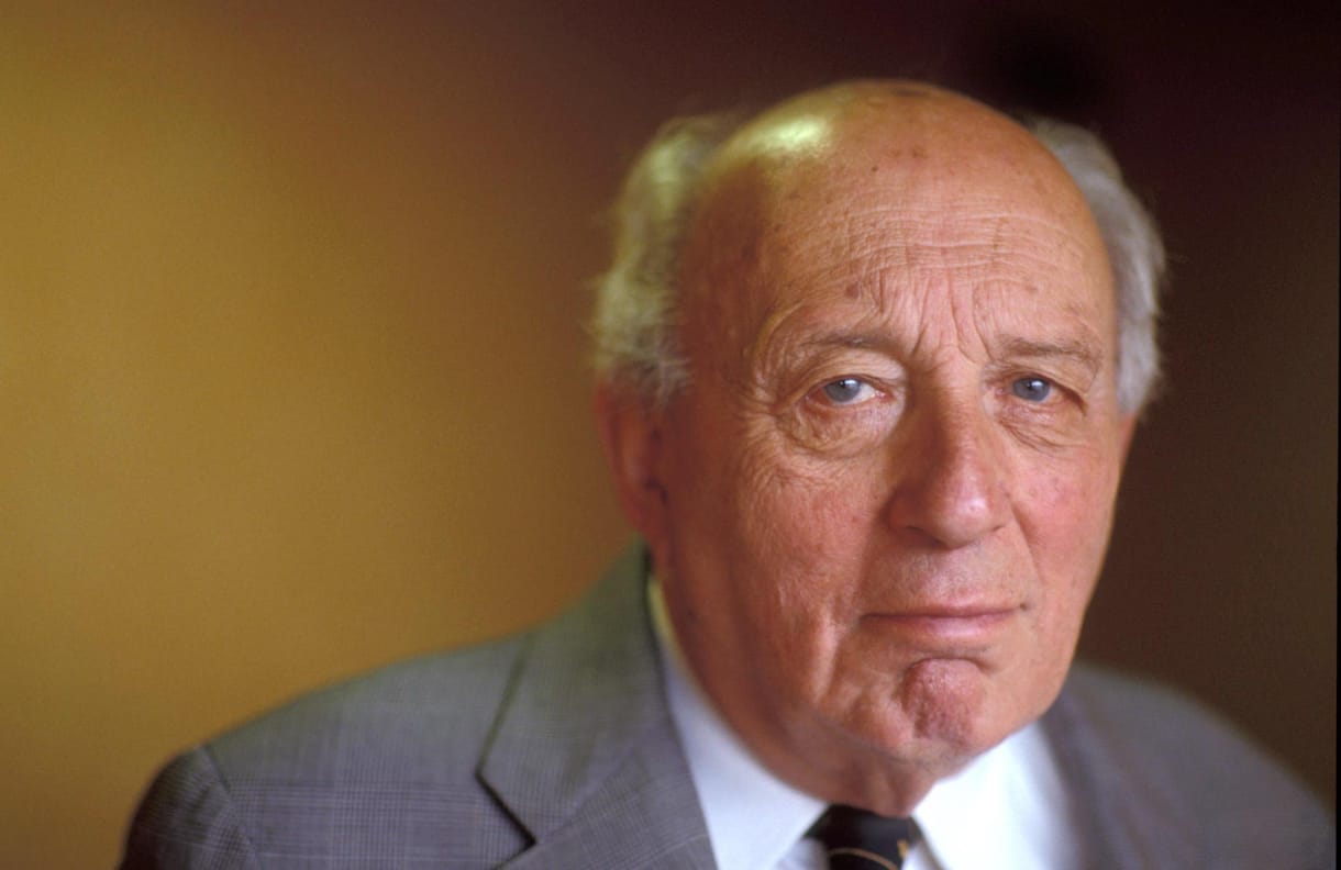 Meghalt John Lukacs