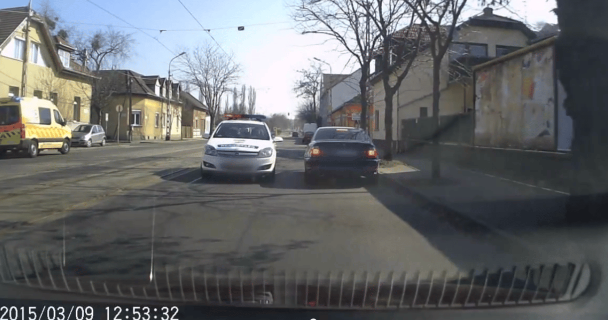 Videó: Azonnal bűnhődött a szabálytalan BMW-s