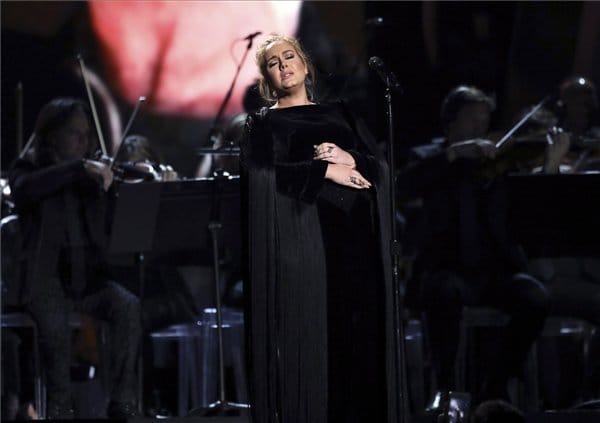 Grammy: Adele mindent vitt, de óriásit bakizott