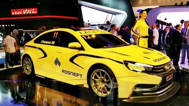 Robbantana az új Vestával a Lada a WTCC-ben