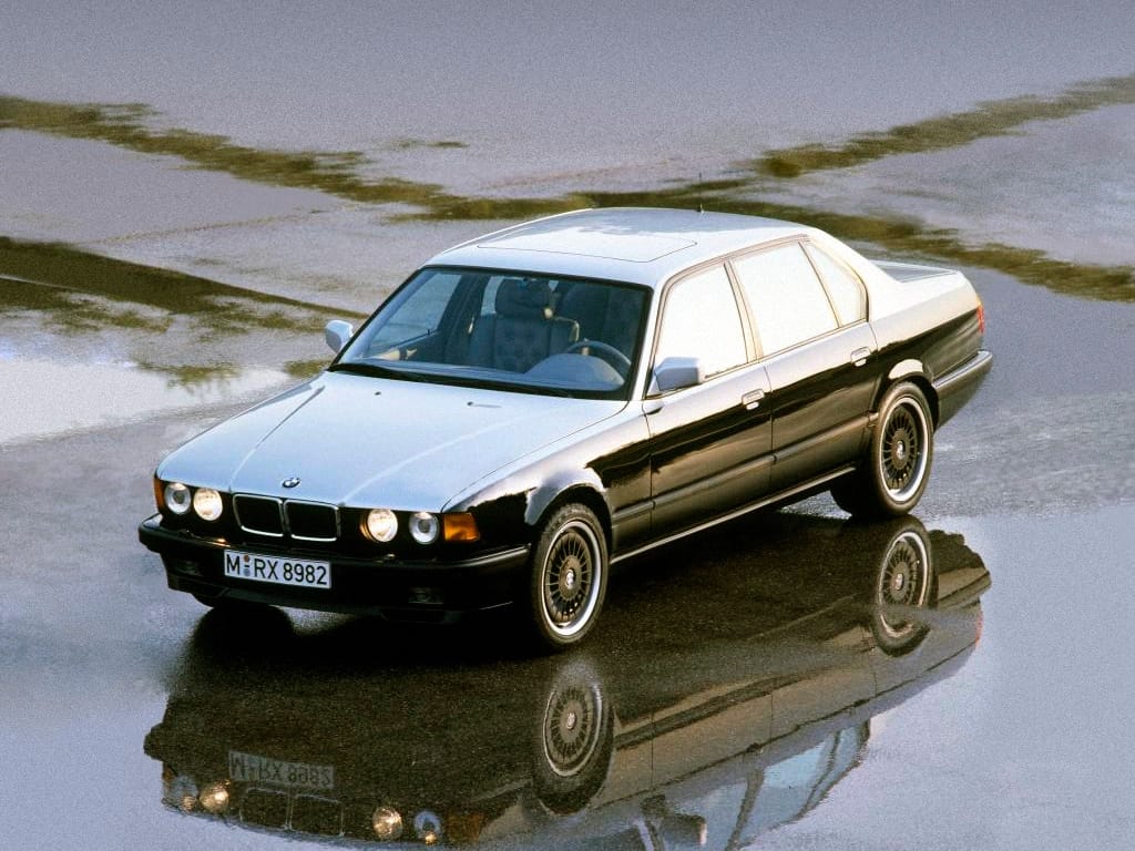 Két fényűző BMW-t is tervezett Karl Lagerfeld