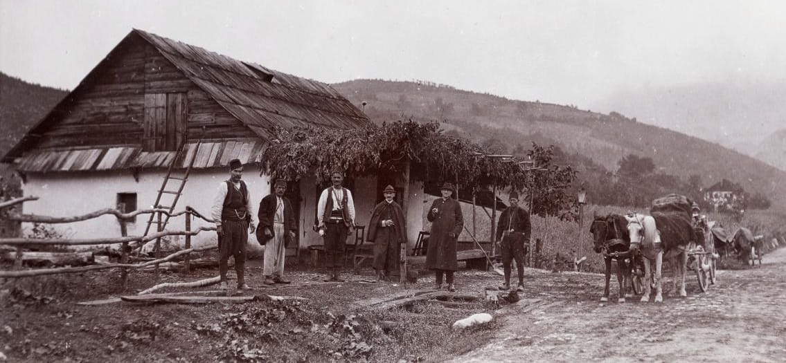 A keresztelés után itt az újabb meghökkentő részlet az ötödikes honismeret tankönyvből