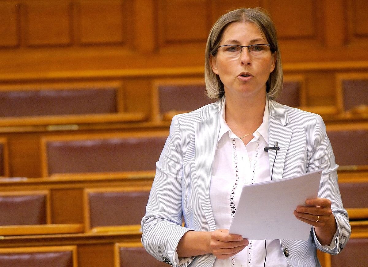 Iskolában kampányolt a fideszes politikus