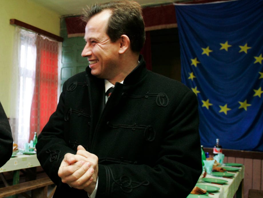 Néha kettős mércével mér Brüsszel – interjú a Budapesten vizsgálódó EP-bizottsági taggal