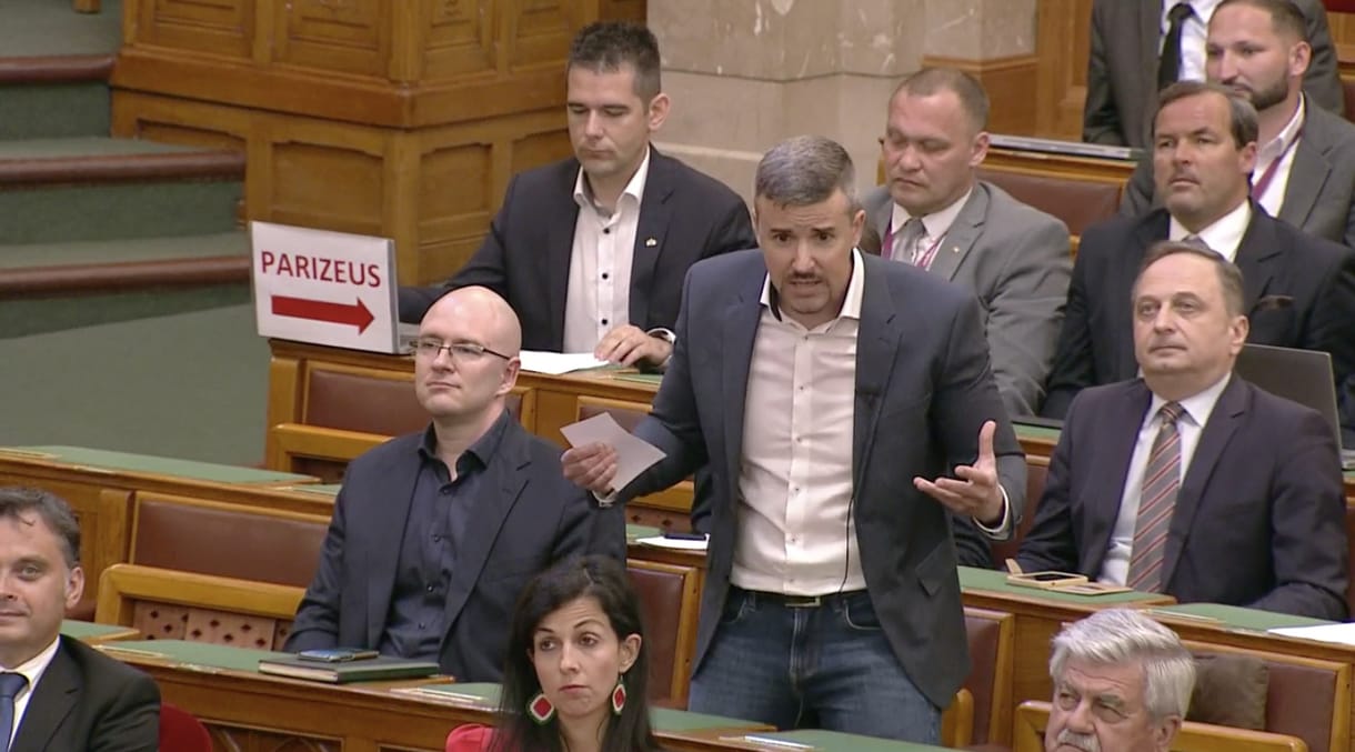 Új frakcióvezetőt választott a Jobbik, Jakab Péter szerint a párt teljesítette a Fidesz vágyát