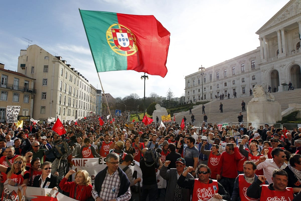 Kevesebb ünnepnap lesz Portugáliában a válság miatt