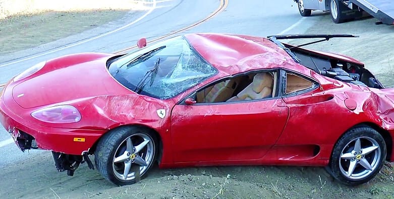Brutális Ferrari balesetet videóztak le