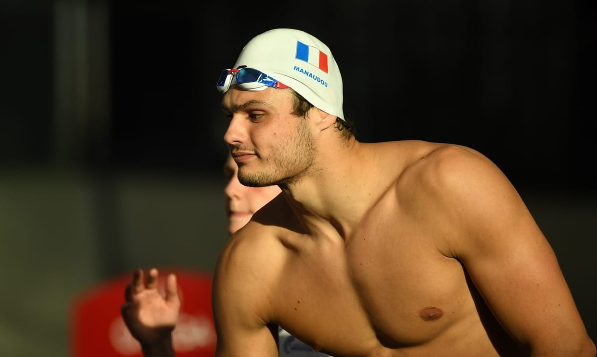 Kiszáll a vízből, kézilabdázni kezd a franciák olimpiai bajnoka