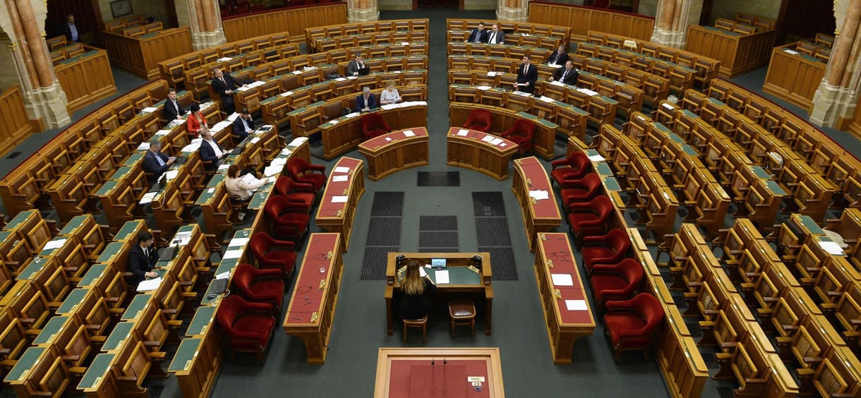 Az Országgyűlés attól autonóm, ha nem kell határidőre válaszolnia