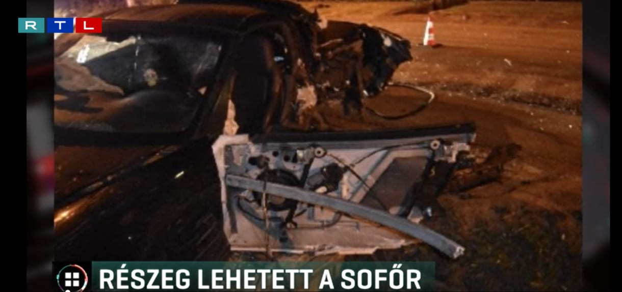 Ripityára törtek egy sportkocsit Őrbottyánnál, tulajdonosa az anyósülésen ült