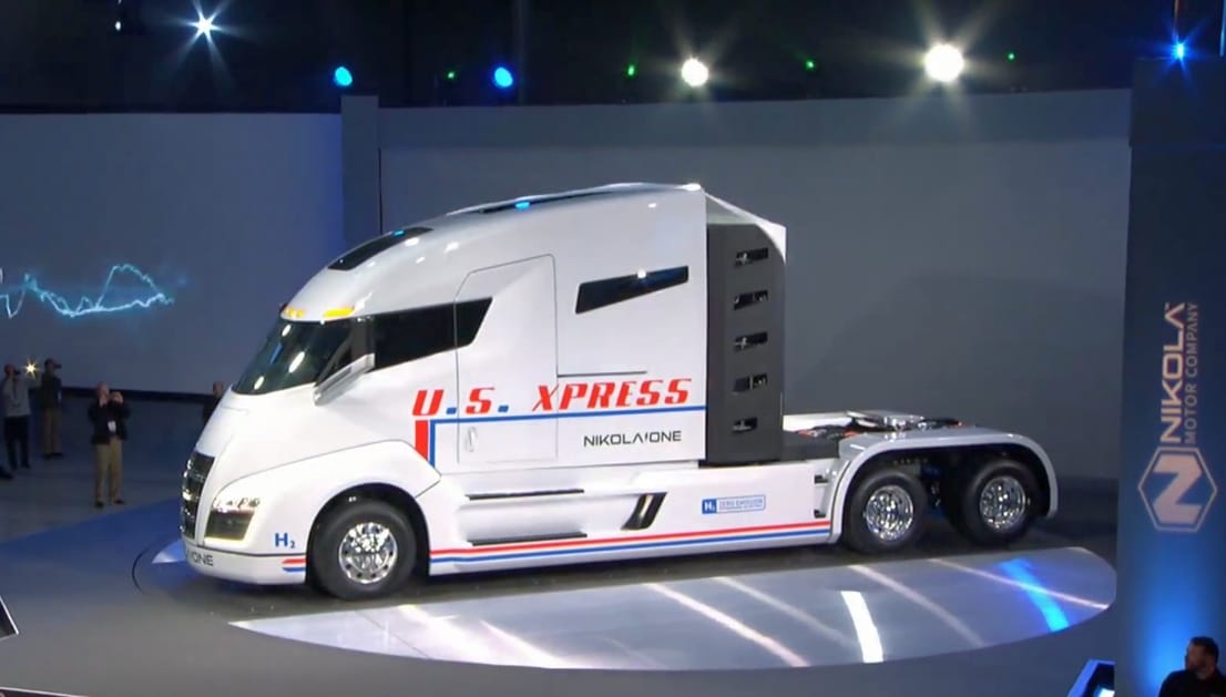 1000+ lóerős, 1900 km-es hatótávolsága van: elkészült a világ legjobb elektromos kamionja