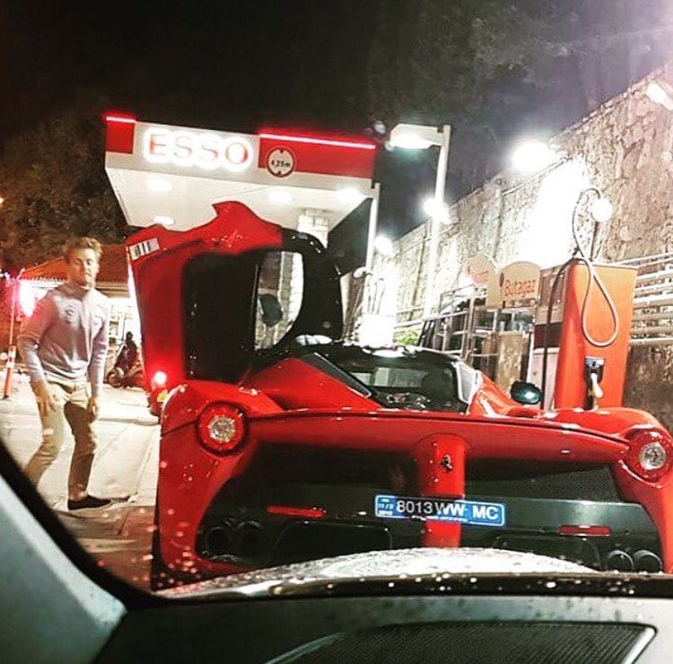Rosberget máris lefotózták egy LaFerrarival